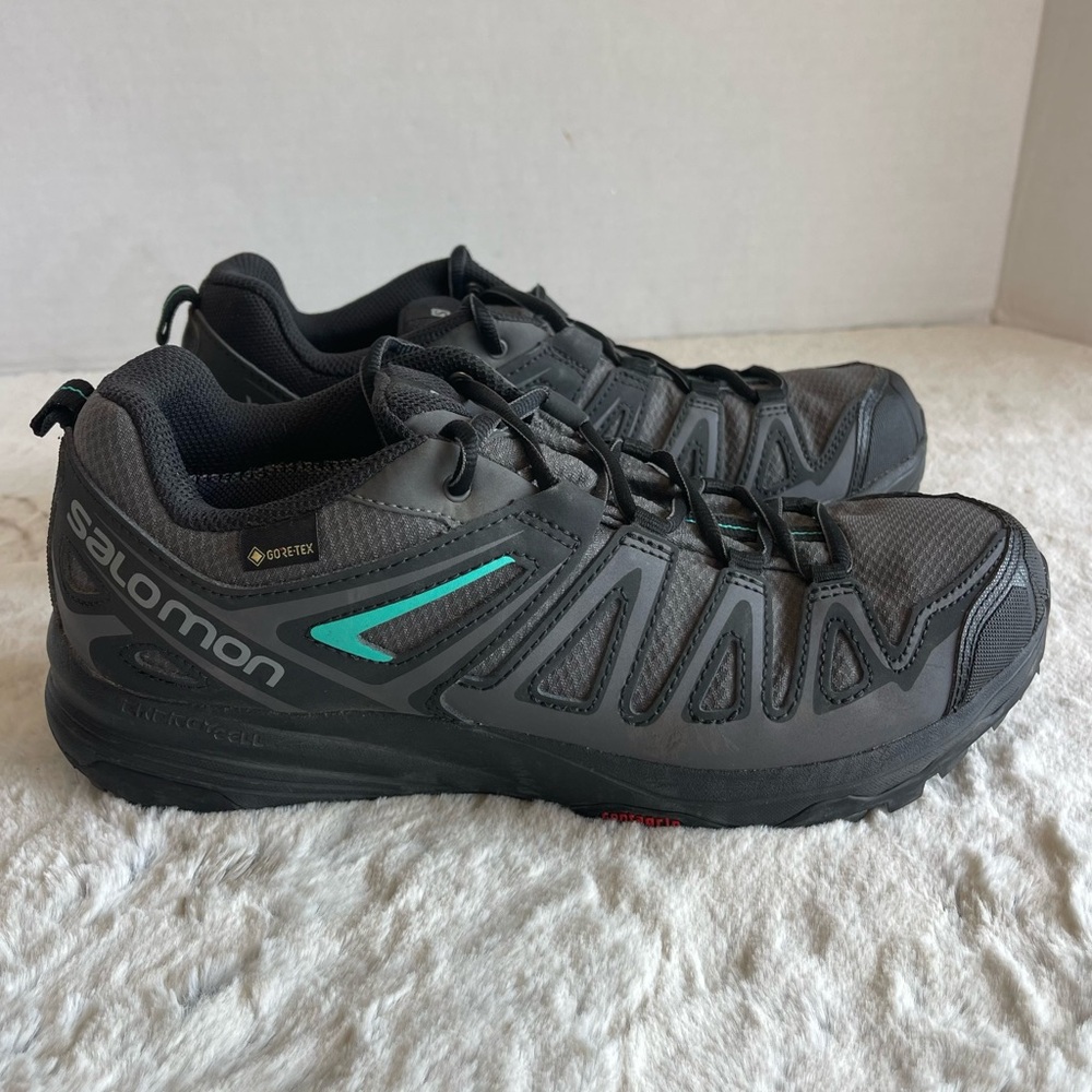 Salomon X Crest Gore- Tex Women's Athletic Size 9.5 Hiking Traveling shoes